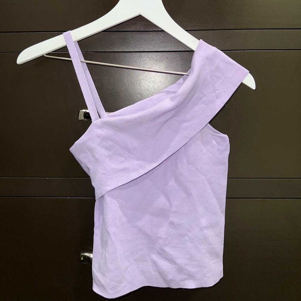 Alice and Olivia Asymmetrical Top | Arletta | purple / lavender - Picture 2 of 4